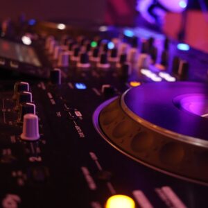 Pioneer DJ DDJ-FLX4 — Serato/rekordbox controller